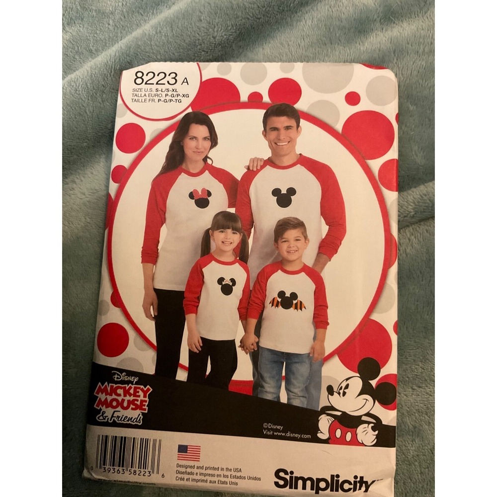 Disney  Pattern Simplicity 8223 appliqué adult child size Mickey  Minnie shirt